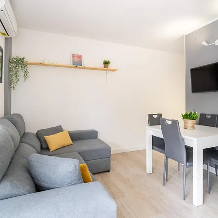 Wifi-piscina-port Aventura-playa Salou3 Apartment Salou